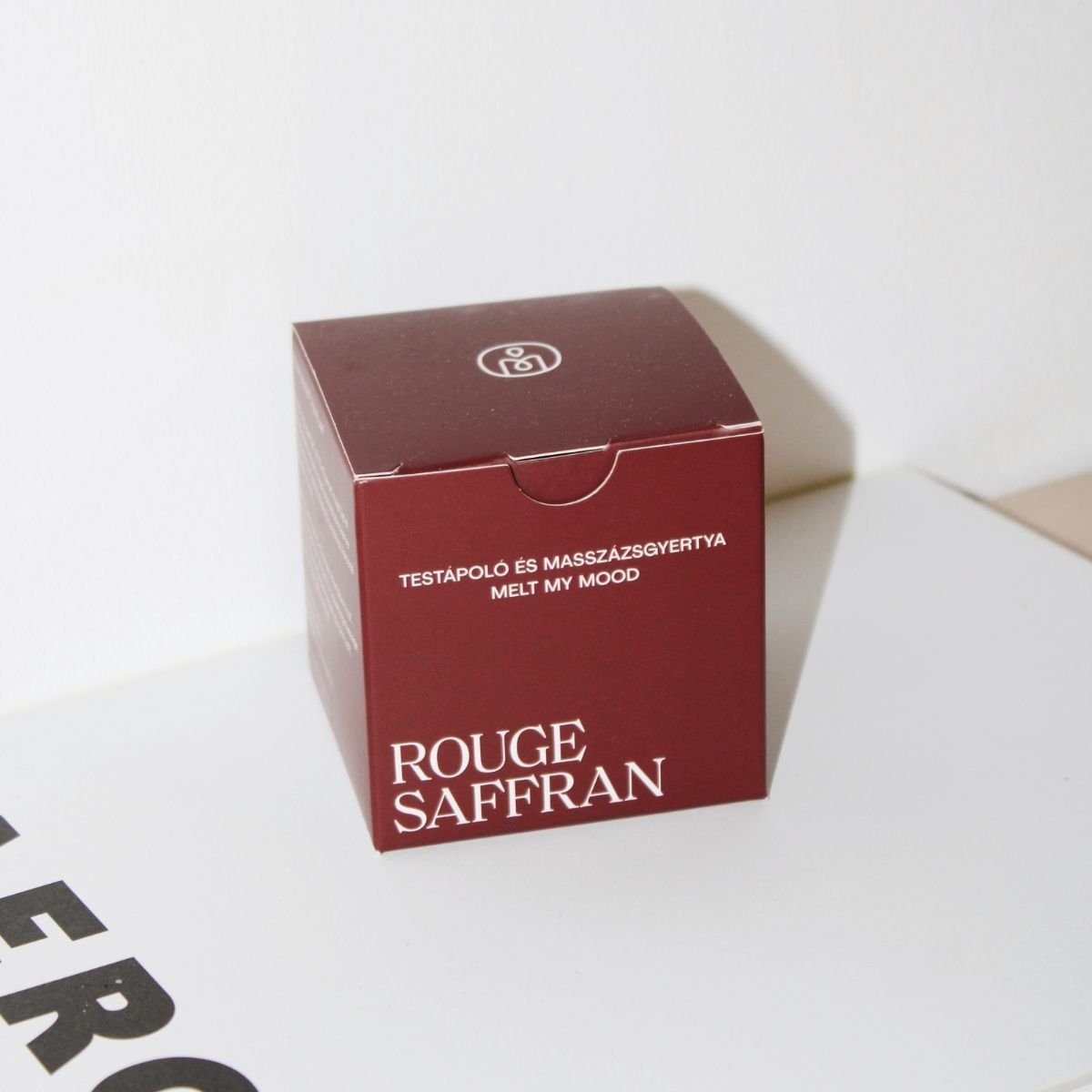 Rouge Saffran masszázsgyertya kézzel készült wellness gyertya