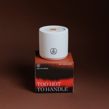 Melt My Mood Too Hot To Handle gyertya – intenzív, szenvedélyes illatkompozíció szójaviaszból